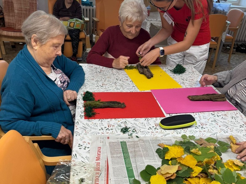 Co se u nás dějě? Podzimní tvoření, výlety i sladké zážitky (16)