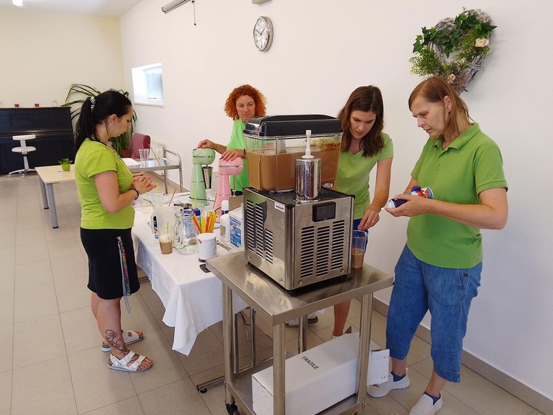 Odpolední posezení u ledové kávy (1)