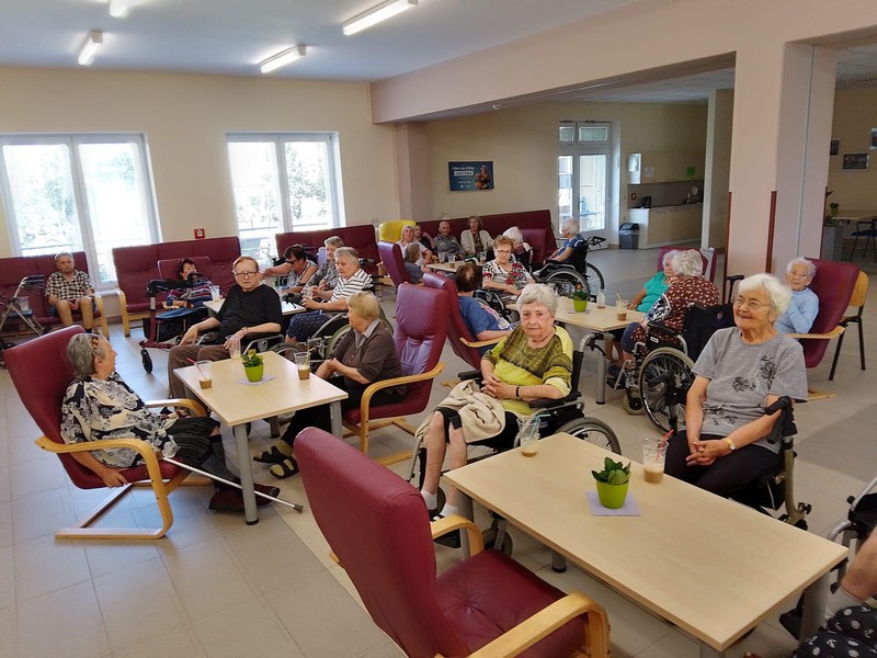 Odpolední posezení u ledové kávy (3)