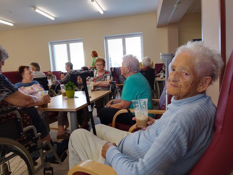 Odpolední posezení u ledové kávy (4)