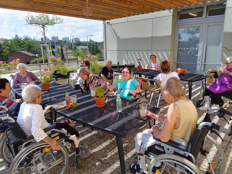 Odpolední posezení u ledové kávy (5)