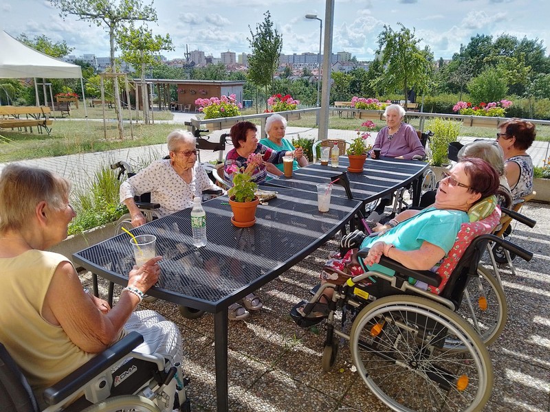 Odpolední posezení u ledové kávy (6)