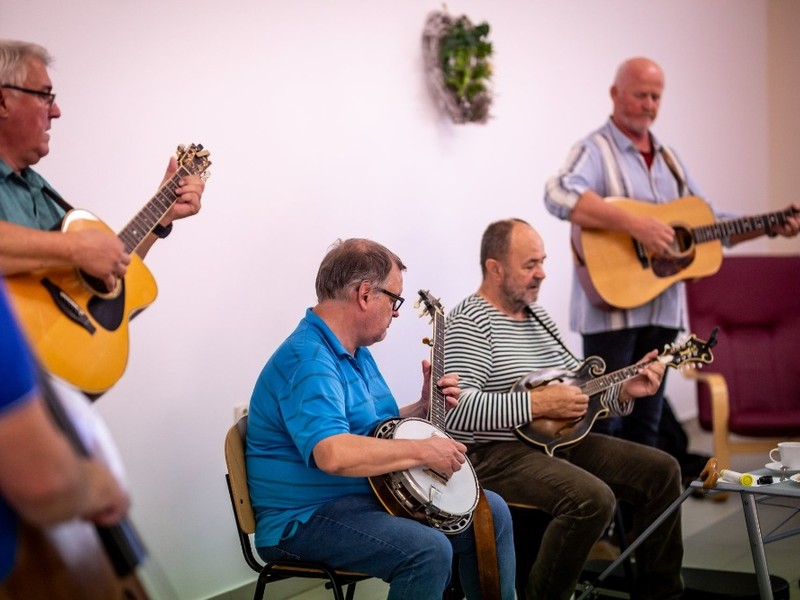 Oslava mezinárodního dne seniorů - Květinka (8)