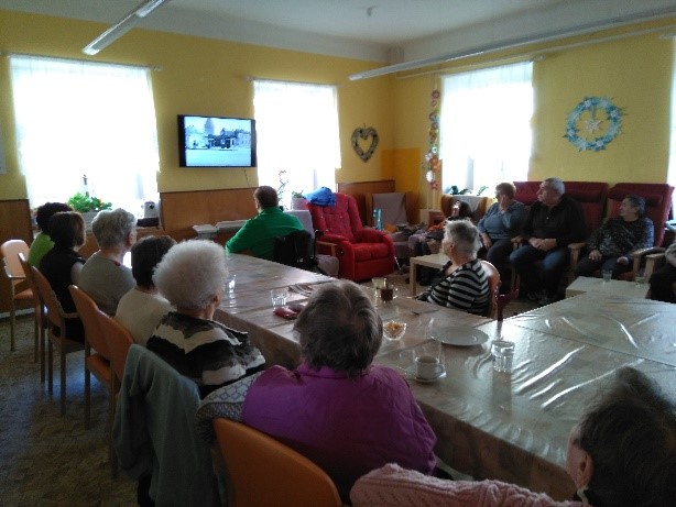 Promítání fotek historického Znojma v Centru denních služeb Promítání fotek historického Znojma v Centru denních služeb