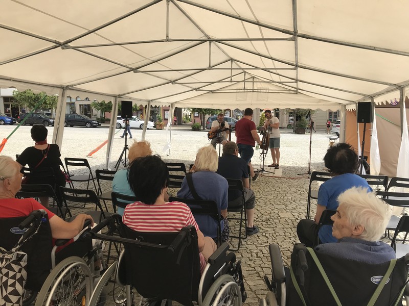 První prázdninový měsíc CDS (1)