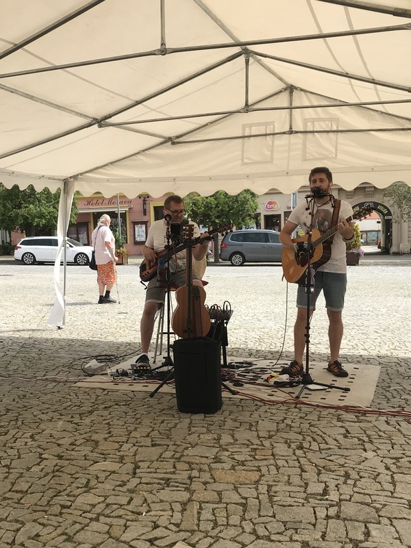 První prázdninový měsíc CDS (2)