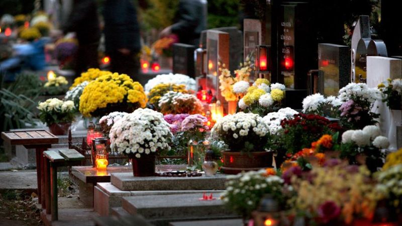 Uctění památky zesnulých Uctění památky zesnulých