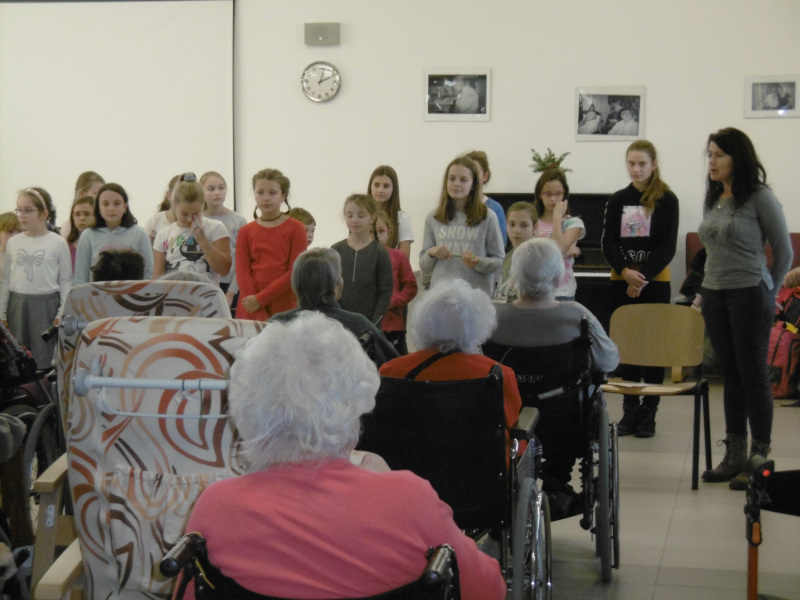 Vystoupení pěveckého sboru ZŠ Pražská (2) Vystoupení pěveckého sboru ZŠ Pražská (2)