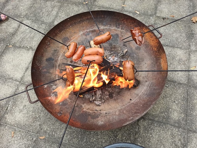 Centrum denních služeb - opékání špekáčků